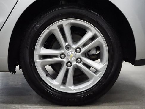 Used 2017 Chevrolet Cruze LT w/ Convenience Package FWD image 35