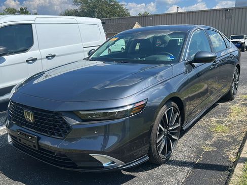 Used 2023 Honda Accord Touring image 1