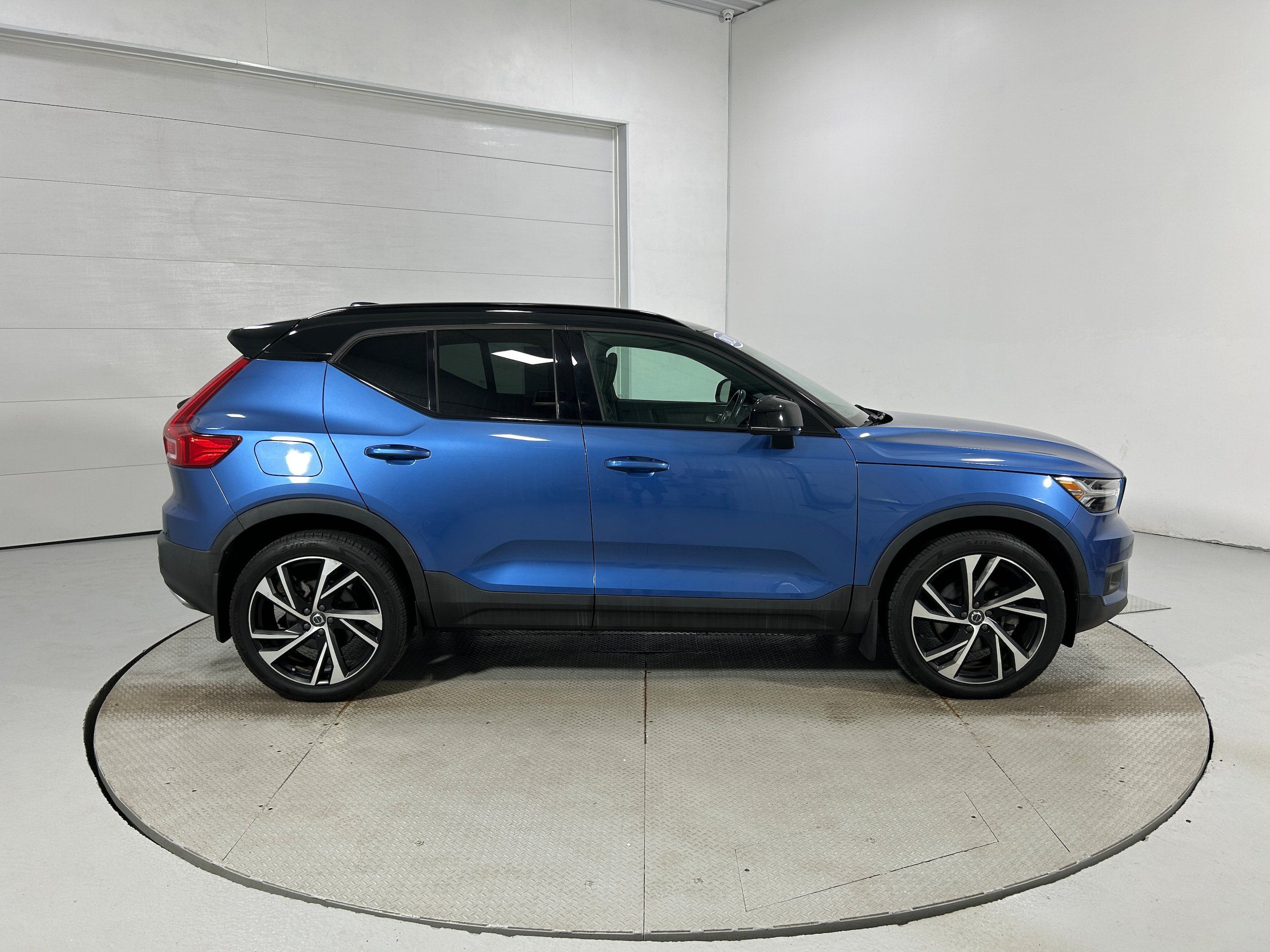 Used 2020 Volvo XC40 T5 R-Design AWD/4WD image 36