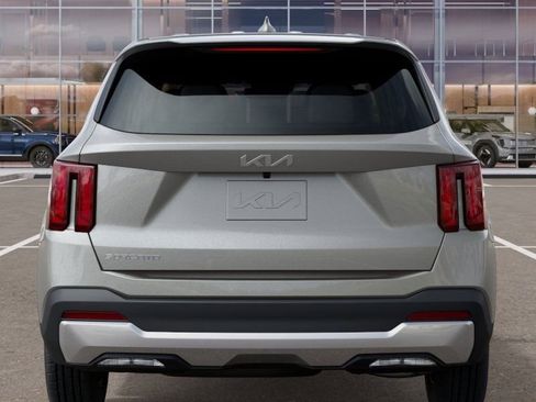 Certified 2026 Kia Sorento LX FWD image 15