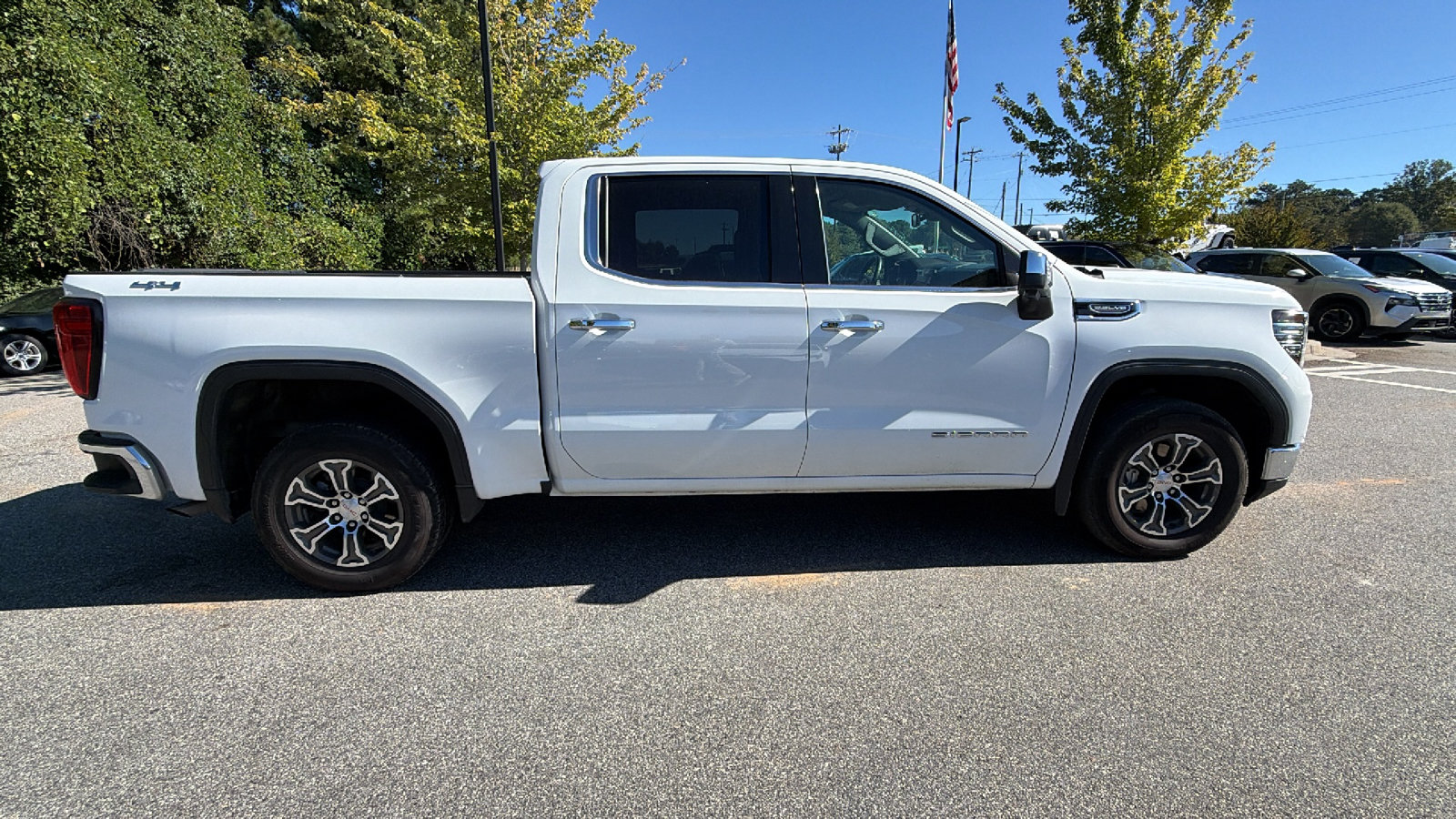 Used 2025 GMC Sierra 1500 SLT AWD/4WD image 7
