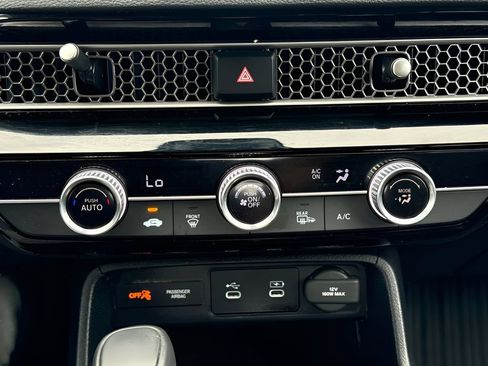 Used 2025 Honda Civic Sport image 9