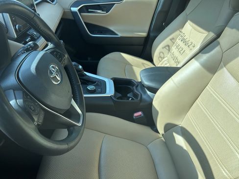 Used 2019 Toyota RAV4 Limited w/ Limited Grade Weather Package AWD/4WD image 12
