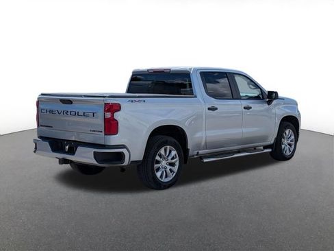 Used 2022 Chevrolet Silverado 1500 Custom w/ LPO, Dark Essentials Package AWD/4WD image 3
