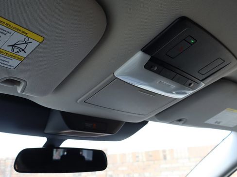 Used 2025 Nissan Pathfinder SV FWD image 28