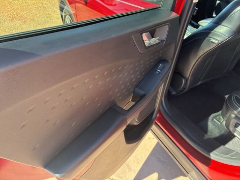 Certified 2020 Ford Escape SEL image 16