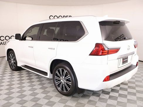 Used 2018 Lexus LX 570 4WD w/ Luxury Package image 25