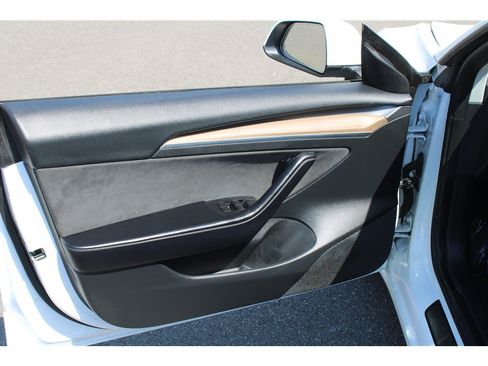 Used 2022 Tesla Model 3 RWD image 5