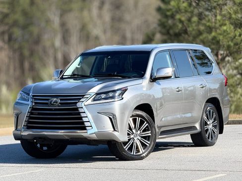 Used 2018 Lexus LX 570 4WD w/ Luxury Package image 7
