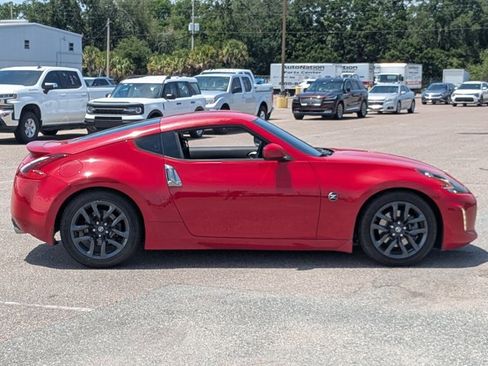 Used 2018 Nissan 370Z Coupe RWD image 4