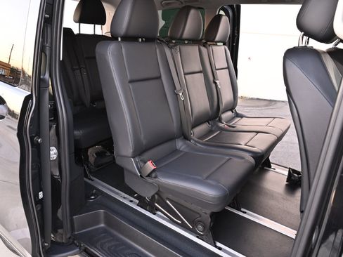 Used 2018 Mercedes-Benz Metris Passenger image 17