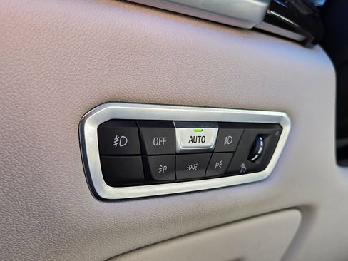 Used 2021 BMW X5 xDrive40i w/ M Sport Package AWD/4WD image 15