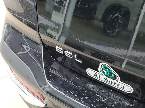 New 2026 Volkswagen Taos SEL image 6