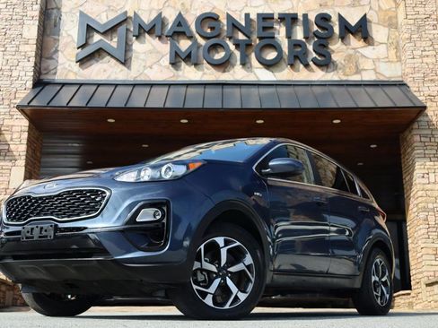 Used 2022 Kia Sportage LX image 1