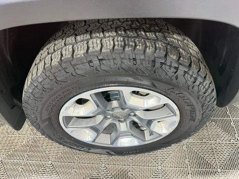Used 2019 Jeep Cherokee Trailhawk w/ Comfort/Convenience Group AWD/4WD image 10