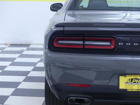 Used 2017 Dodge Challenger R/T image 23