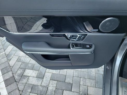Used 2017 Jaguar XJ L Portfolio RWD image 22