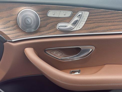 Used 2017 Mercedes-Benz E 400 4MATIC Wagon image 25