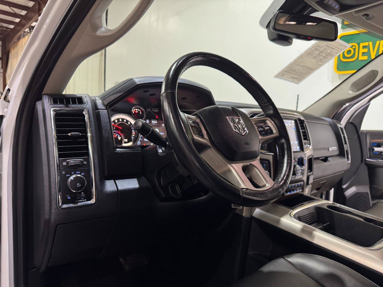 Used 2018 RAM 2500 Laramie w/ Convenience Group AWD/4WD image 10