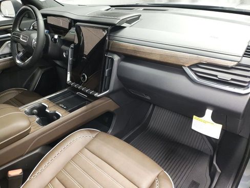 New 2026 GMC Acadia Denali Ultimate image 8