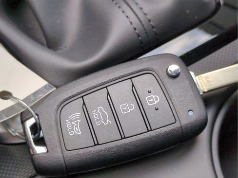 New 2025 Hyundai Elantra SE image 37