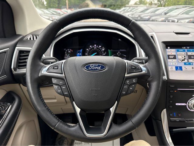 Used 2017 Ford Edge Titanium w/ Equipment Group 301A AWD/4WD image 19