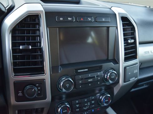 Used 2020 Ford F350 Lariat w/ Lariat Ultimate Package AWD/4WD image 17
