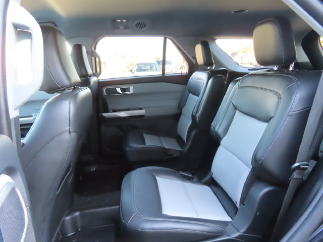 Used 2022 Ford Explorer XLT w/ Equipment Group 202A AWD/4WD image 22