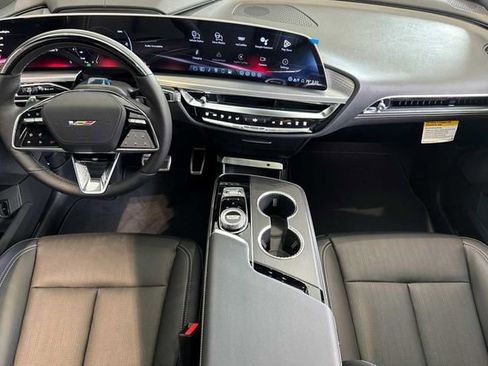 New 2026 Cadillac Lyriq V image 13