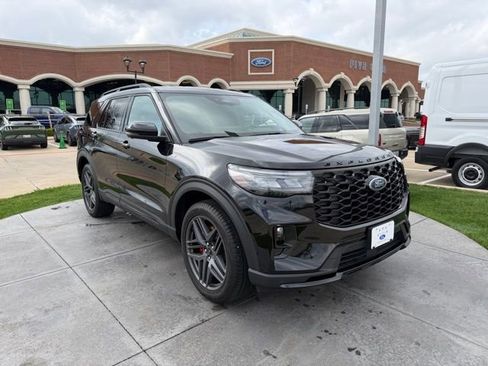 Used 2025 Ford Explorer ST-Line w/ ST-Line Street Pack AWD/4WD image 1