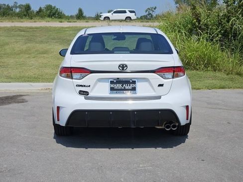 Used 2024 Toyota Corolla SE image 6
