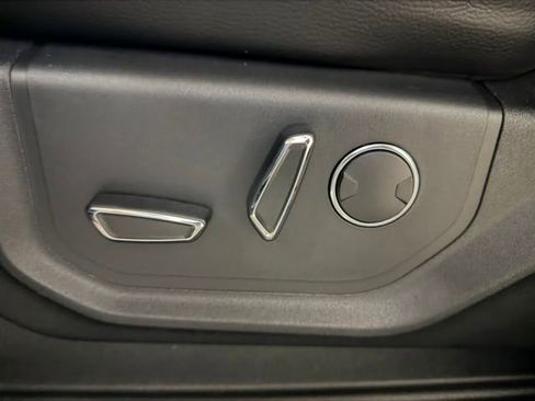 Used 2017 Ford F150 Lariat w/ Equipment Group 502A Luxury AWD/4WD image 16