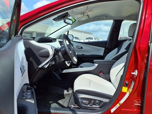 Used 2017 Toyota Prius Four FWD image 21