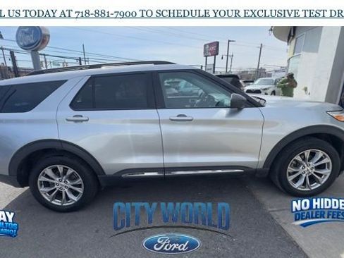 Certified 2022 Ford Explorer XLT w/ Equipment Group 202A AWD/4WD image 4