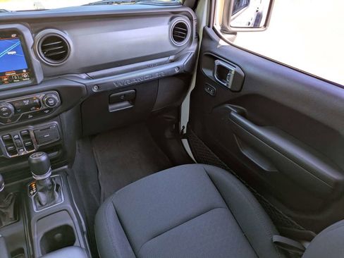 Used 2023 Jeep Wrangler Unlimited w/ Sun & Screen Package AWD/4WD image 18