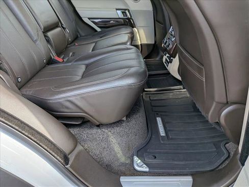 Used 2017 Land Rover Range Rover HSE image 20