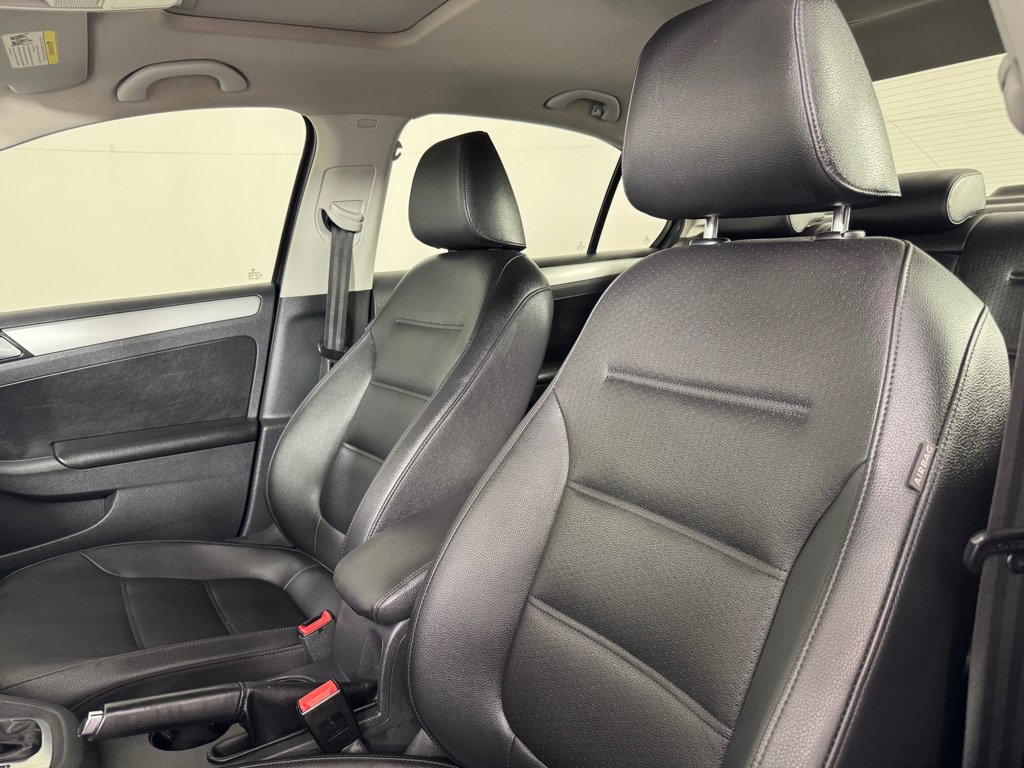 Used 2013 Volkswagen Jetta SE FWD image 12