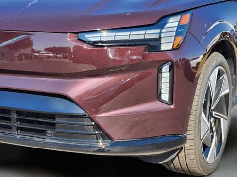 New 2025 Volvo EX90 Ultra image 32