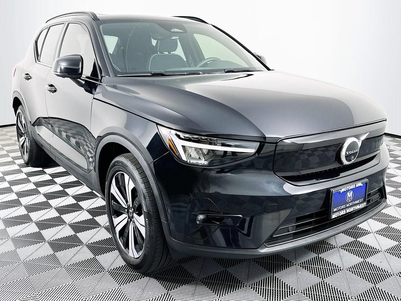 Used 2023 Volvo XC40 Recharge Plus AWD/4WD image 28