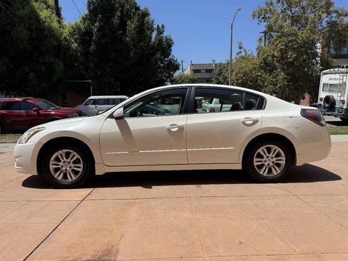 Used 2011 Nissan Altima 2.5 S w/ Convenience Pkg FWD image 5