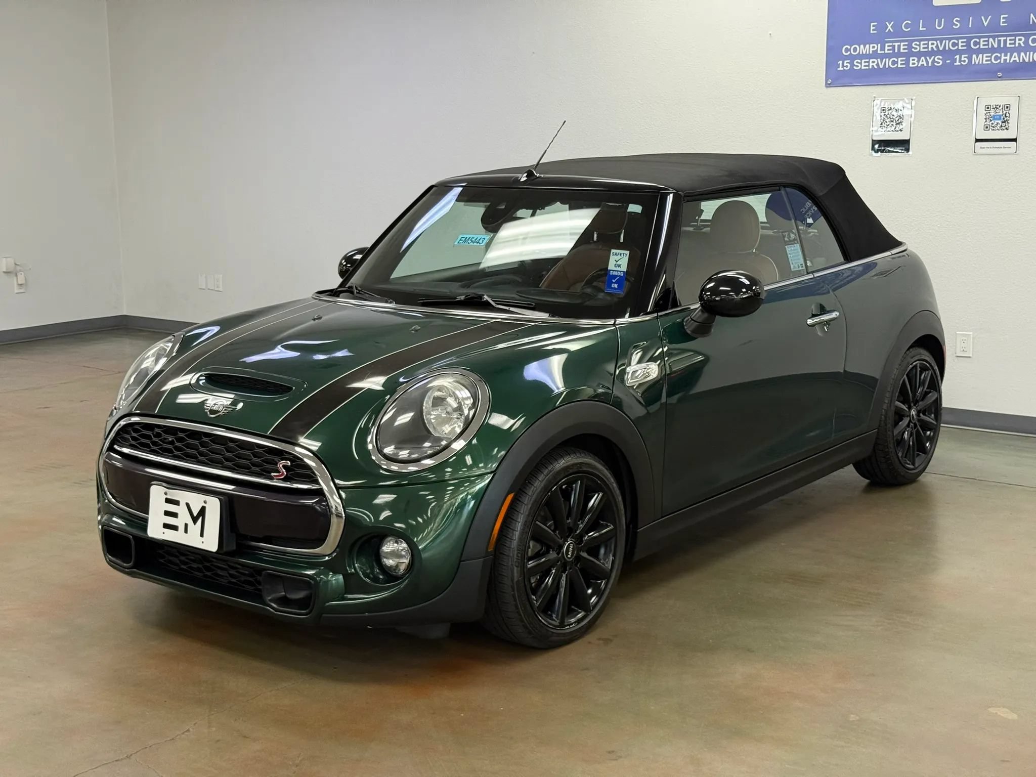 Used 2019 MINI Cooper S w/ Signature Upholstery Package FWD image 2