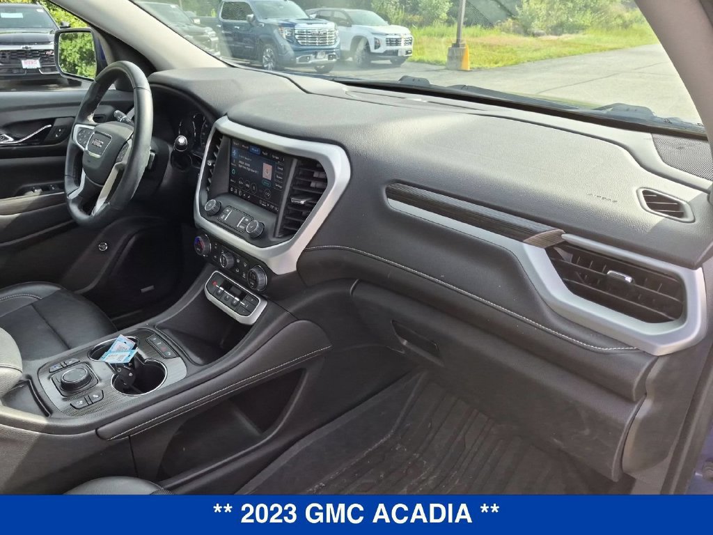 Used 2023 GMC Acadia SLT w/ Technology Package AWD/4WD image 32