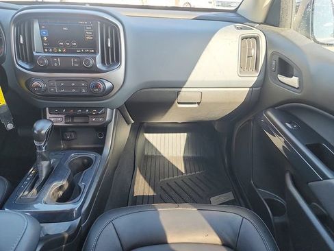 Used 2022 Chevrolet Colorado Z71 w/ Z71 Midnight Edition AWD/4WD image 10