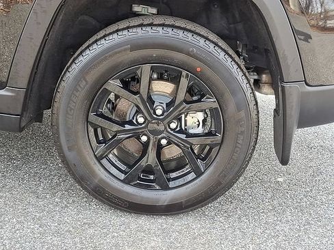 New 2026 Jeep Grand Cherokee Altitude AWD/4WD image 5
