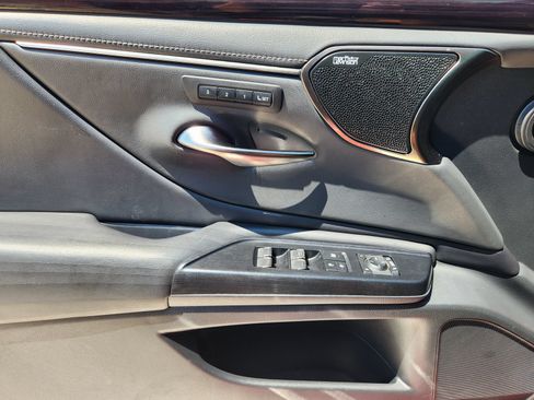 Used 2021 Lexus ES 350 Ultra Luxury w/ Accessory Package 2 FWD image 31