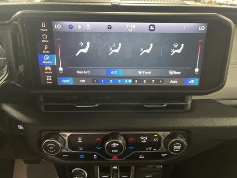 Used 2024 Jeep Wrangler Sport S image 22