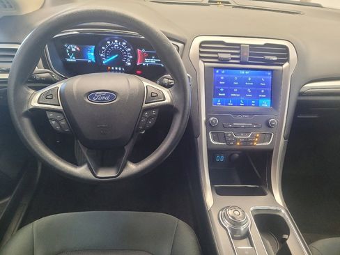 Used 2020 Ford Fusion SE image 22
