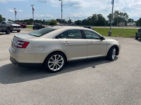 Used 2018 Ford Taurus Limited w/ Driver Assist Package FWD image 10