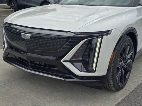 New 2025 Cadillac Lyriq Sport w/ Nappa Leather Package image 10