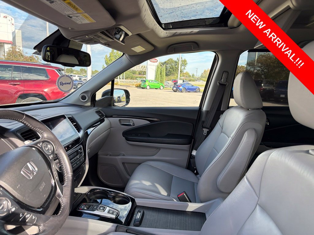 Used 2017 Honda Pilot Touring image 7